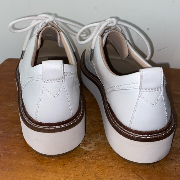 Clarks Womens Size 10 Orianna Synthetic Leather Casual Oxfords Lace Up Shoes. - Picture 4 of 5